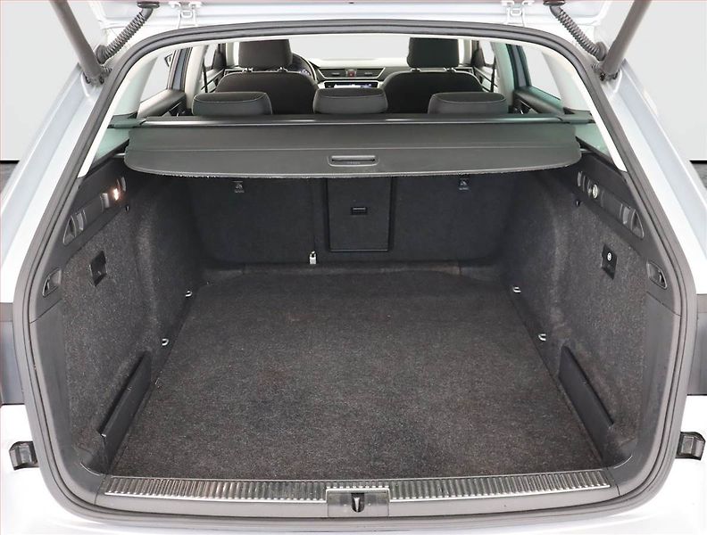 Škoda Superb (2018) Style 2.0 TDI, Serv.kniha - fotka 12 z 22