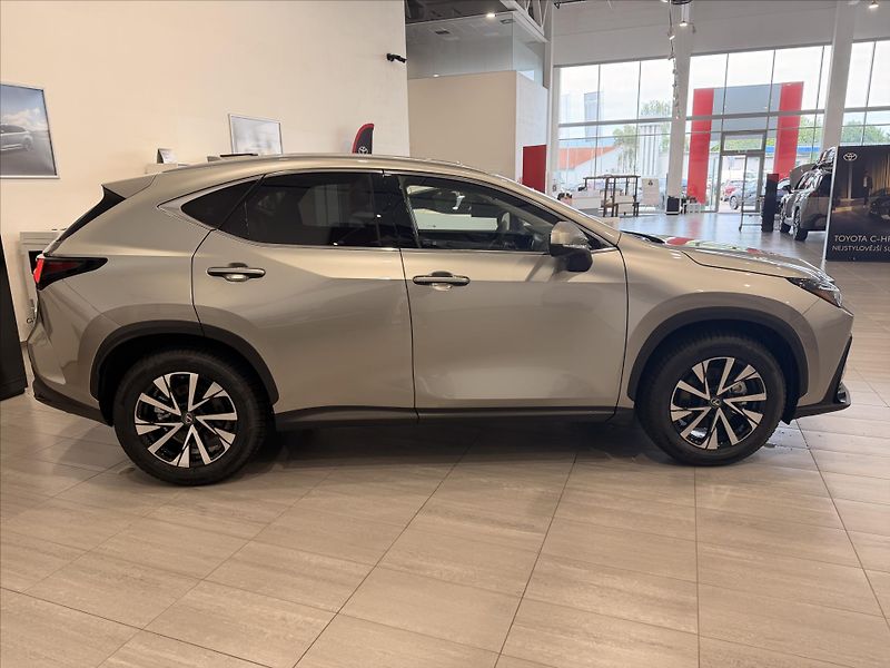 Lexus NX 350h (2025) 2,5 Executive  NX - fotka 6 z 12