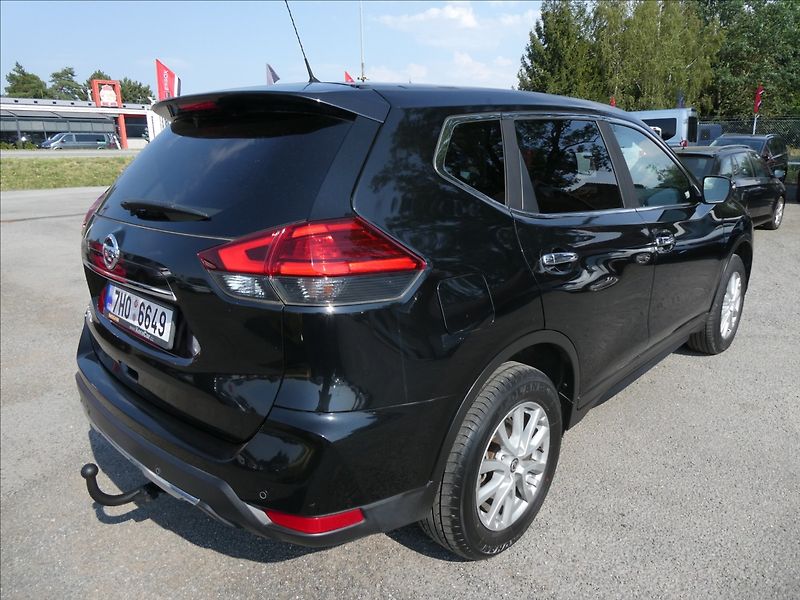 Nissan X-Trail 2,0 dCi 130kW 4x4 DPH, ČR - fotka 9 z 41