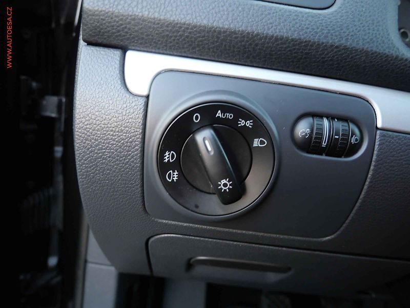 Volkswagen Golf (2008) 1.6i, AC, TZ - fotka 13 z 23