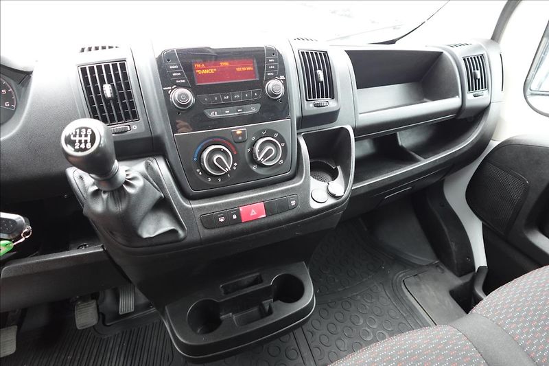 Citroën Jumper 2,2 HDI  VALNÍK 7 MÍST KLIMATI - fotka 27 z 34