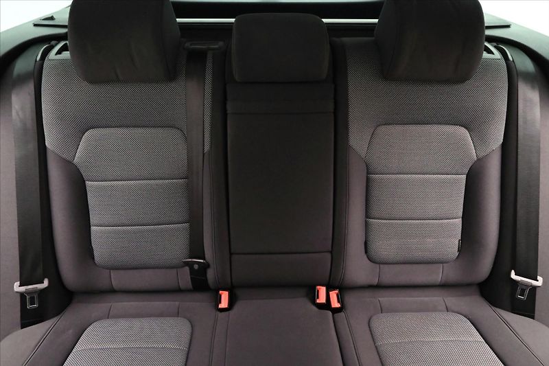 Volkswagen Passat 2,0 TDI 103 kW Business Editio - fotka 27 z 31