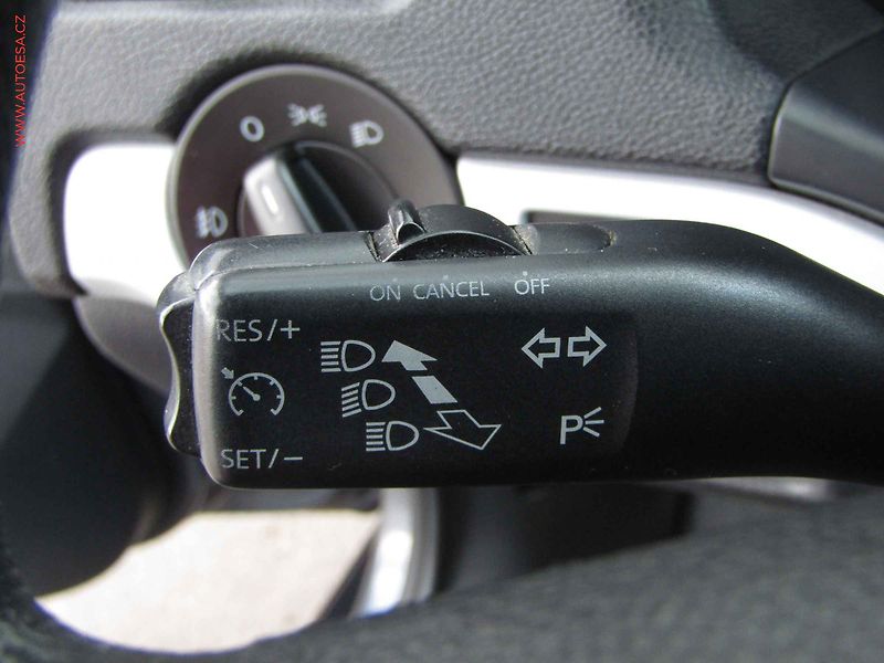 Škoda Octavia (2009) 1.9 TDi, autoAC, temp - fotka 12 z 17