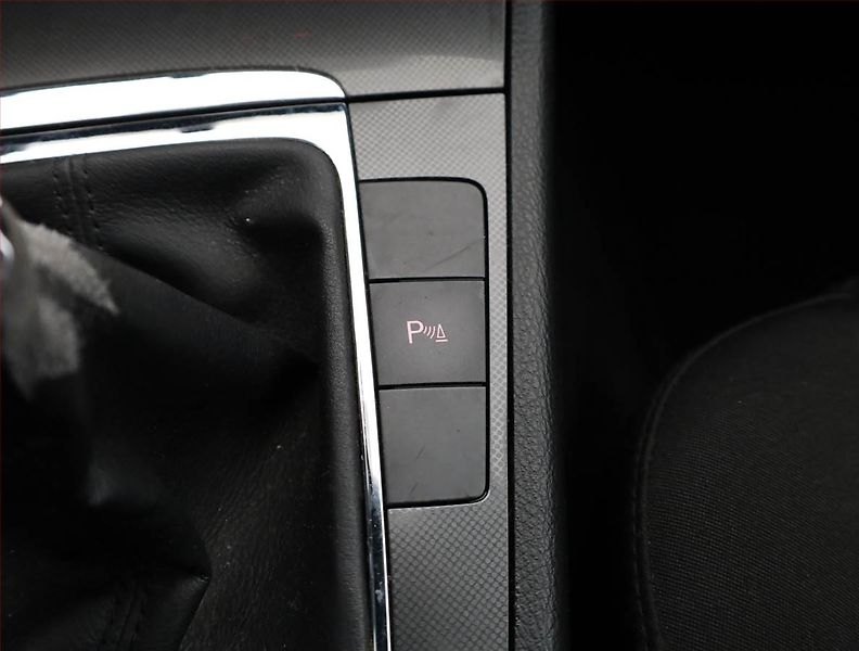 Volkswagen Passat (2007) 2.0 TDI, Xenony, Tempomat - fotka 14 z 17