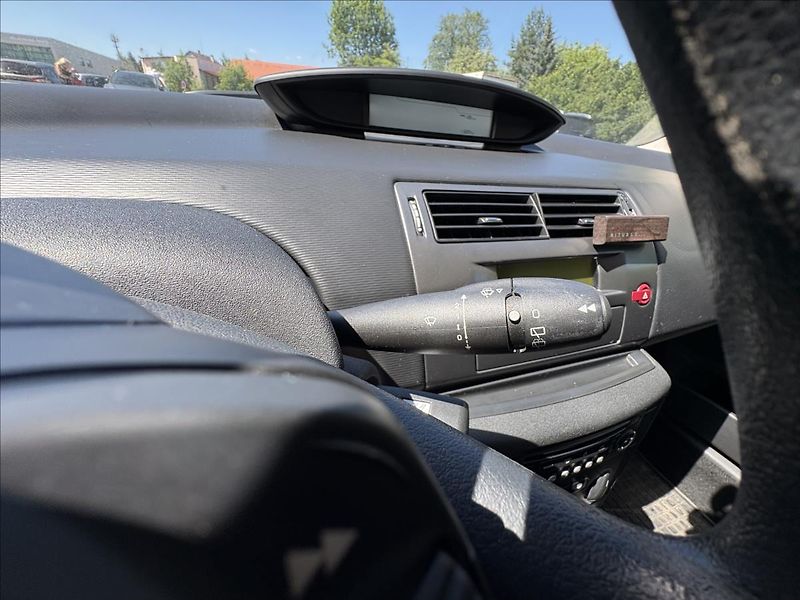 Citroën C4 1,4 i 65kW CZ,Klima,Orig.Km ! - fotka 7 z 21