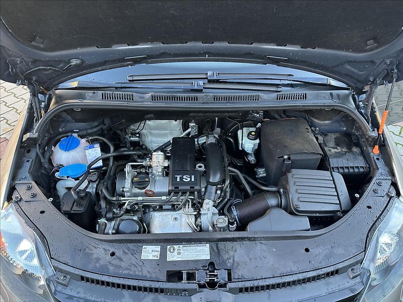 Volkswagen Golf Plus 1,2 TOP stav 1.majitel - fotka 10 z 22