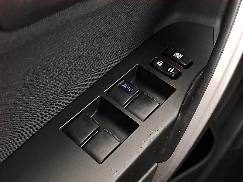 Toyota Auris (2013) Hybrid, Automat, Serv.kniha - fotka 21 z 21
