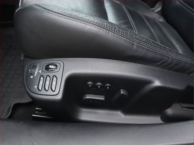 Renault Latitude (2012) Initiale 2.0 dCi, Automat - fotka 19 z 20
