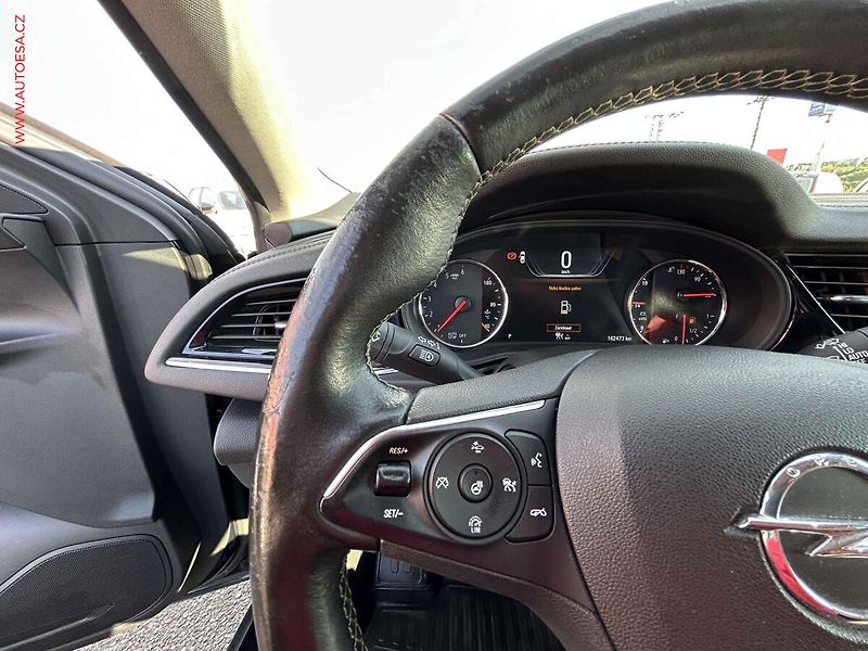 Opel Insignia (2018) 2.0CDTi, AT, navi, LED - fotka 18 z 19