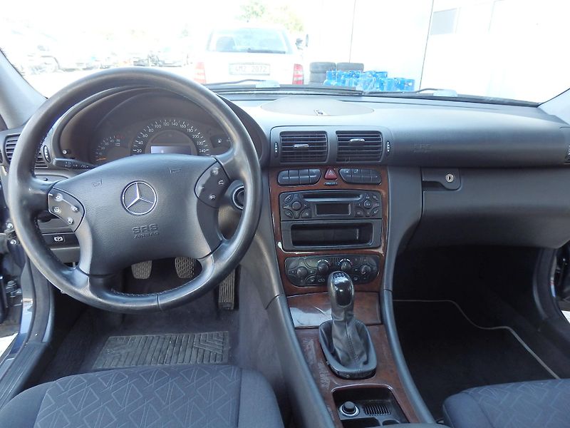 Mercedes-Benz Třídy C 220 CDI 4x AIRBAG - fotka 11 z 14