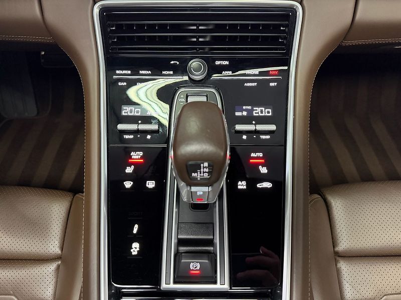 Porsche Panamera GTS 338KW SPORT TURISMO - fotka 21 z 30
