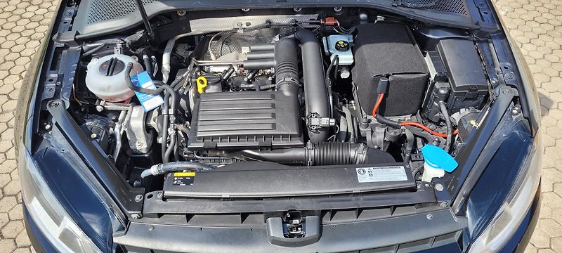 Volkswagen Golf (2014) 1,2TSi 77kW benzín DSG Comfort - fotka 37 z 38