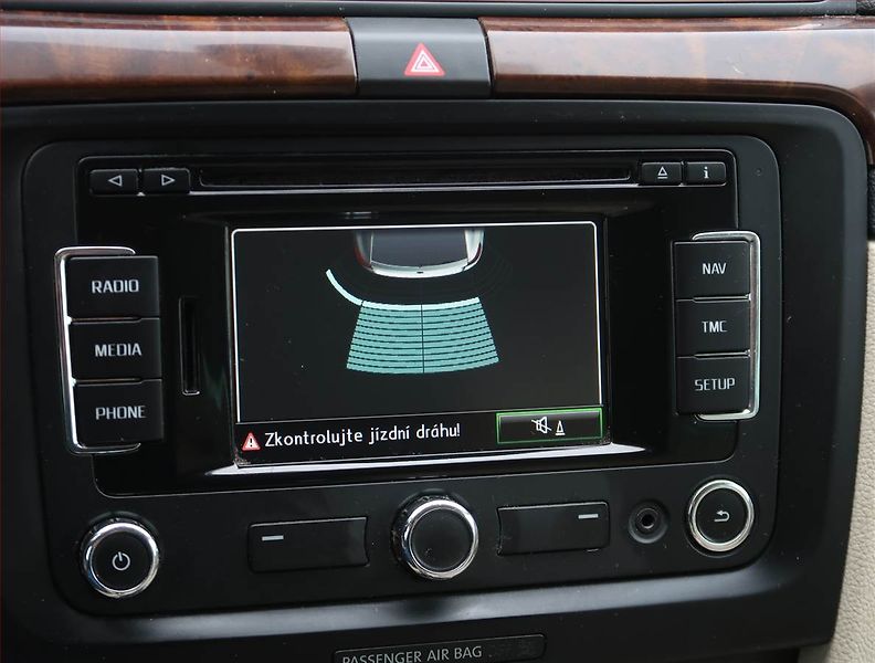 Škoda Superb (2013) Elegance 2.0 TDI, Navi - fotka 16 z 25
