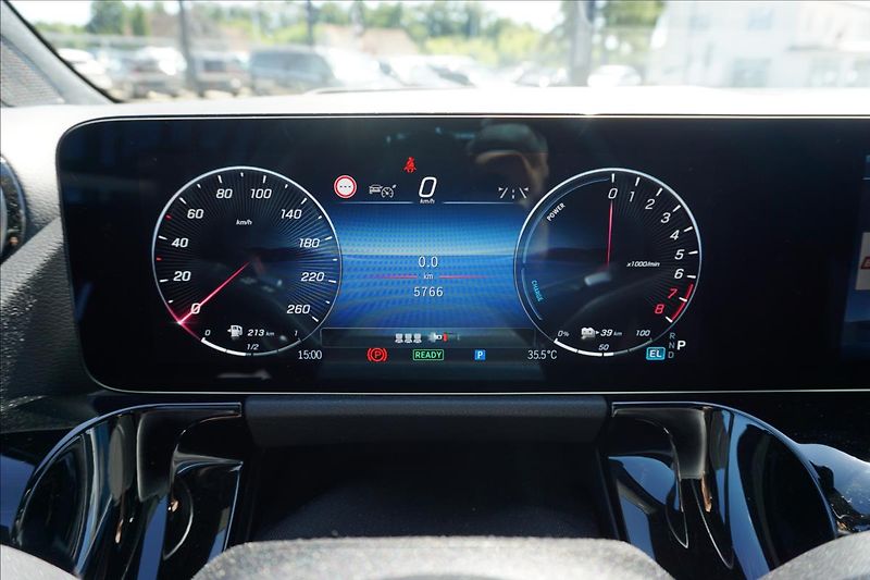 Mercedes-Benz GLA 1,3 250e,Premium Plus,AMG,CZ - fotka 17 z 26