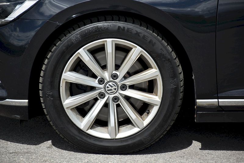 Volkswagen Passat (2017) HIGHLINE 2.0 BiTDI 176kW DSG 4 - fotka 30 z 31