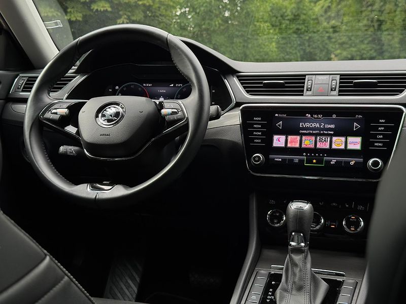 Škoda Superb 2.0 STYLE 1.MAJ ČR DPH KŮŽE - fotka 10 z 26