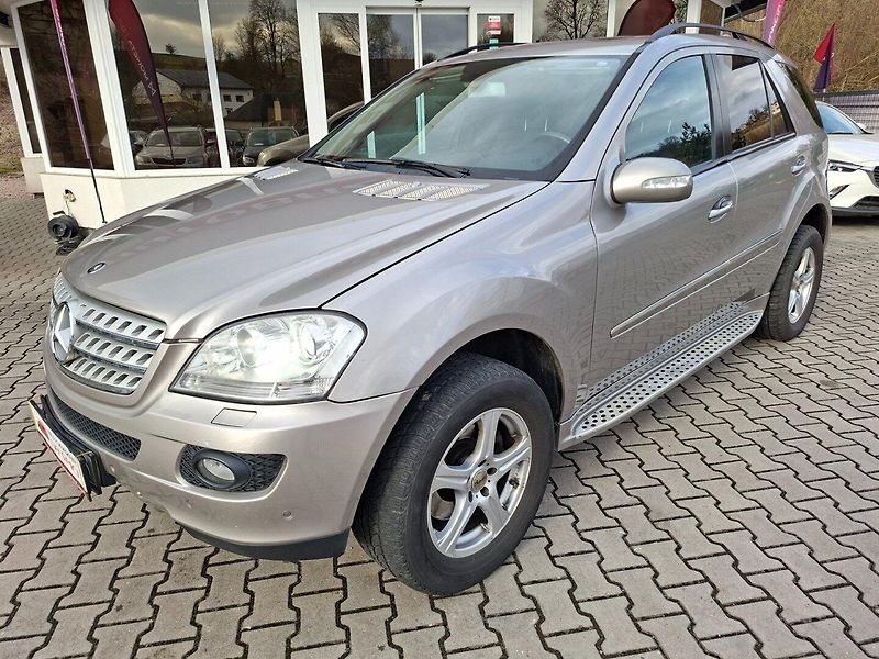 Mercedes-Benz Třídy M (2007) 320CDI 165kW 4MATIC - fotka 4 z 35