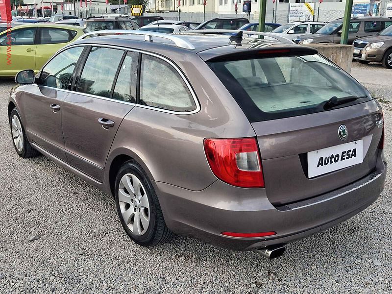 Škoda Superb (2012) 1.6TDi, Xenon - fotka 6 z 23