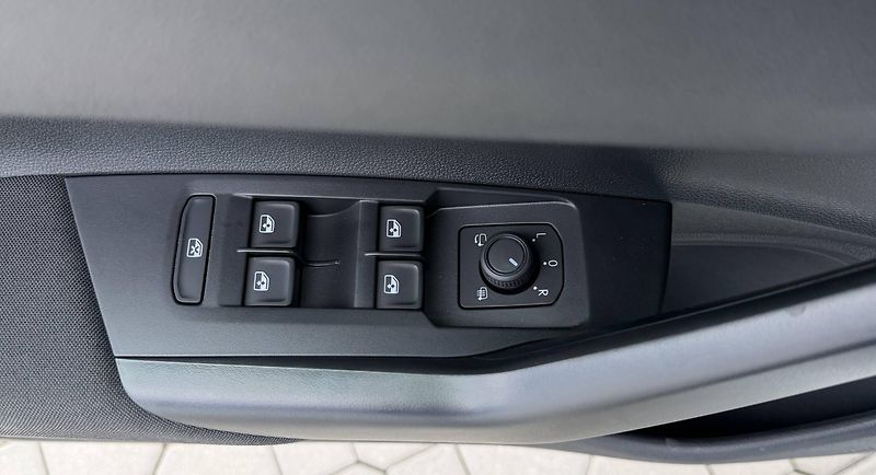 Volkswagen Polo (2025) People 5G 1,0TSi - fotka 20 z 25