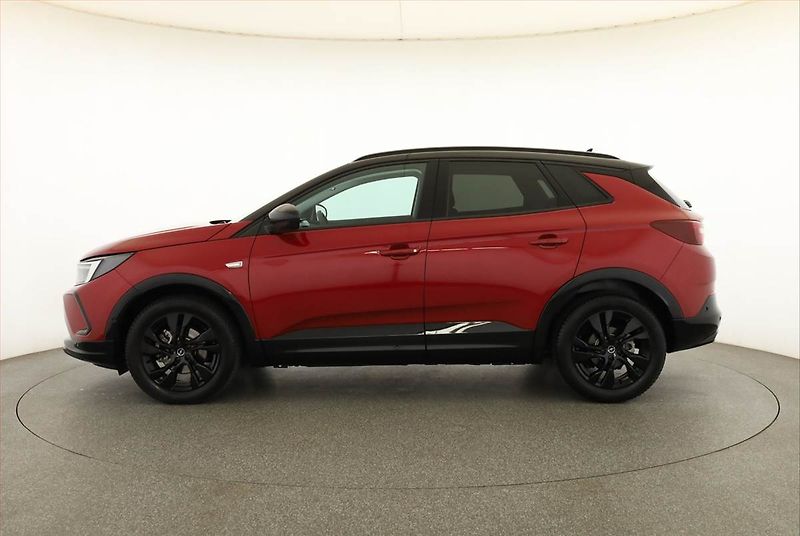 Opel Grandland X (2023) 1.2 Turbo - fotka 3 z 21