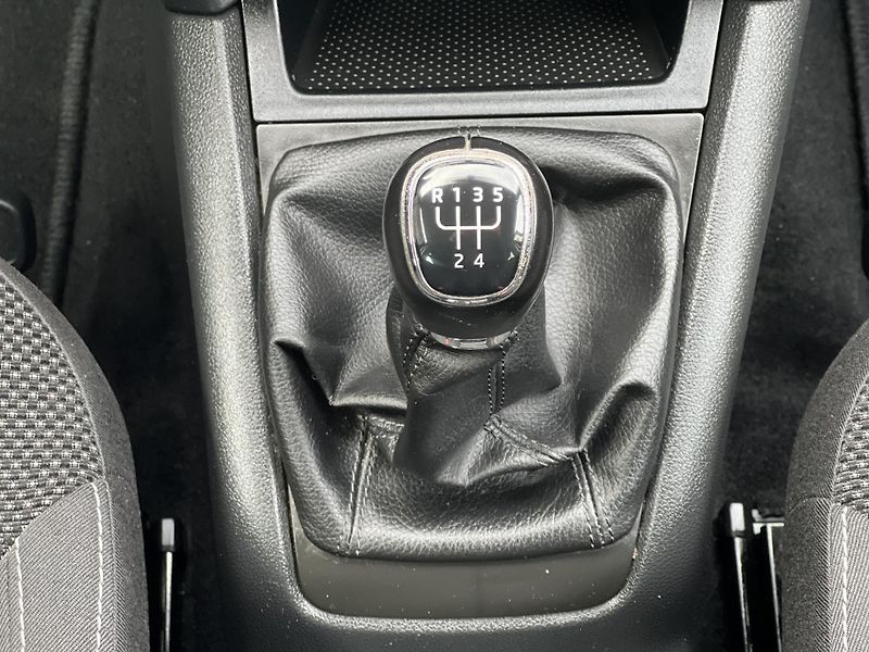 Škoda Yeti 2.0TDi 81kw OUTDOOR AMBITION - fotka 24 z 44