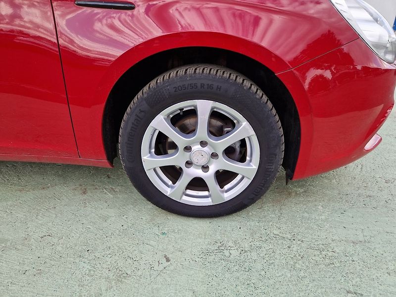 Alfa Romeo Giulietta Turismo 1.4 T 120 - fotka 26 z 27