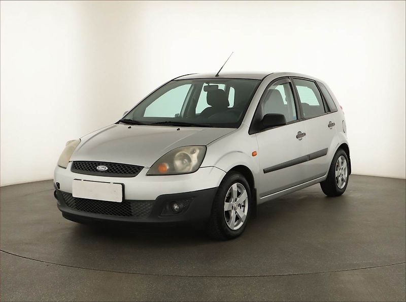 Ford Fiesta (2007) 1.25, Klima, oblíbený vůz - fotka 2 z 12