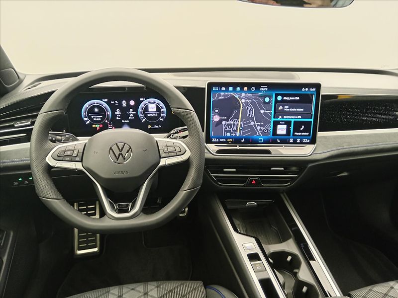 Volkswagen Passat 2,0 Rline People  TDI - fotka 17 z 19