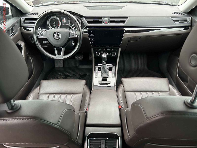 Škoda Superb (2018) 2.0 TSI 4x4, 2.maj,ČR, STK6 - fotka 8 z 17