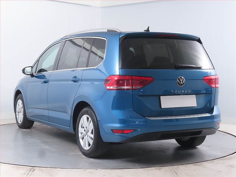 Volkswagen Touran (2022) Highline 1.5 TSI - fotka 4 z 14