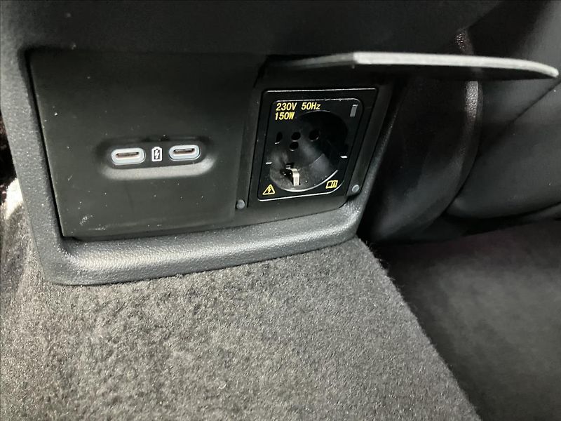 Škoda Octavia 2,0 TAŽNÉ,KŮŽE,MATRIX-BEAM - fotka 18 z 36