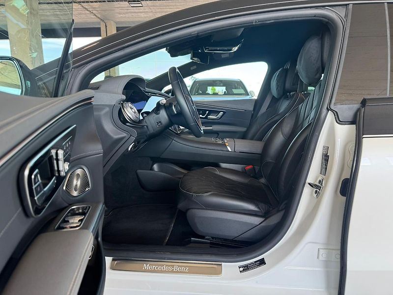 Mercedes-Benz EQS 580 4MATIC - fotka 23 z 23