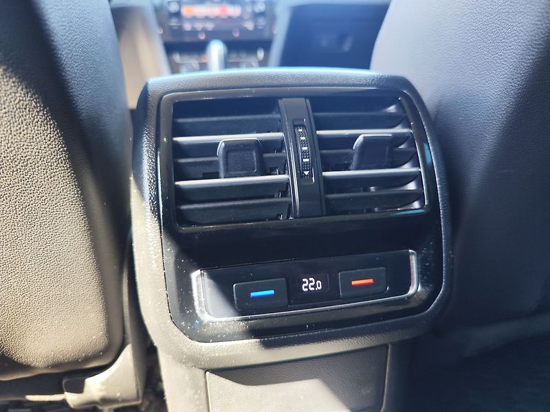 Volkswagen Passat 2.0 TDi/110kW Highline DSG ČR - fotka 17 z 37