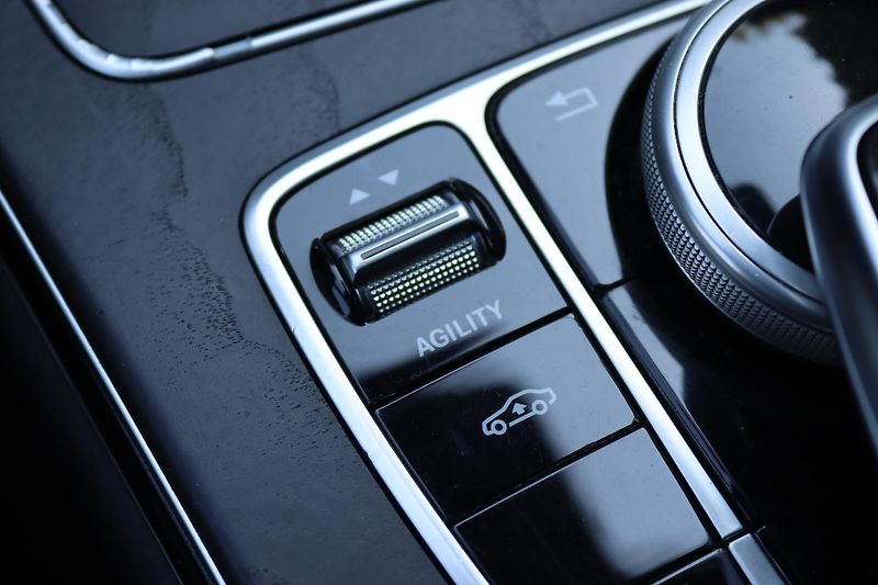 Mercedes-Benz Třídy C C 250 BLUETEC KOMBI AMG 150kW - fotka 36 z 49