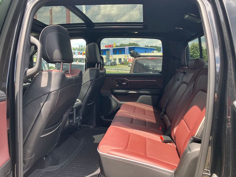 Dodge RAM (2025) 3.0 I6 548k LIMITED NIGHT-RED - fotka 27 z 48