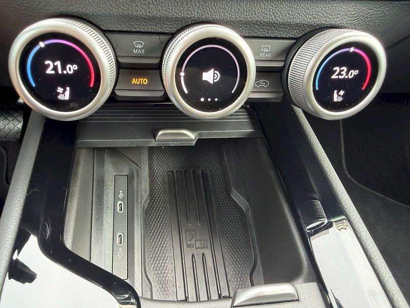 Škoda Superb (2025) 2.0 TDI 142kW 4x4 L&K Nez.Tope - fotka 28 z 35