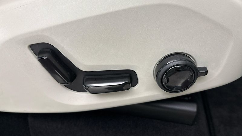 Volvo XC90 2.0 B5 AUT AWD Inscription - fotka 23 z 33