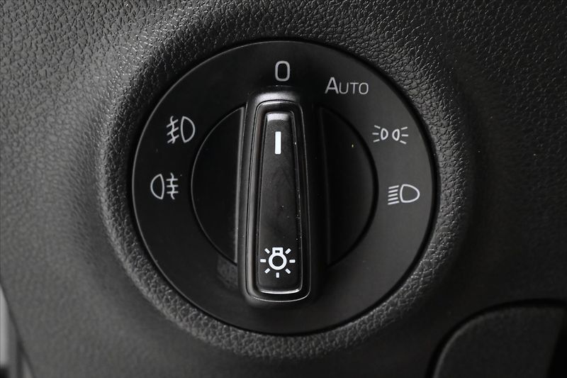 Škoda Karoq 2,0 TDI 85kW DSG Ambition Záru - fotka 25 z 31