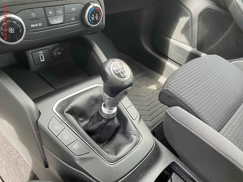 Ford Focus (2019) 1.5 EcoBlue, AC, tempo, navi - fotka 16 z 19