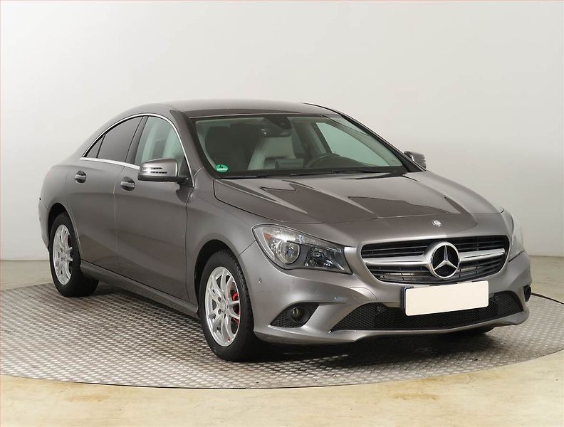 Mercedes-Benz CLA (2015) 180, Automat, Serv.kniha, Kůže - fotka 1 z 22