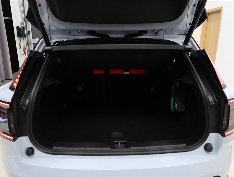Volvo EX30 Single RWD PLUS - fotka 9 z 23