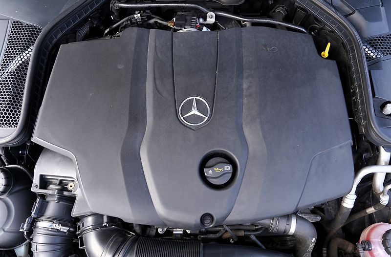 Mercedes-Benz Třídy C C 220d cabrio 4Matic AMG/210PS - fotka 16 z 44