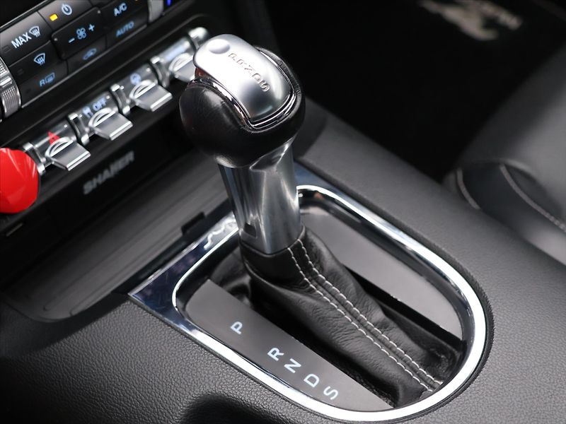 Ford Mustang 5,0 5.0 TI-VCT 324kW V8 GT CZ - fotka 28 z 36