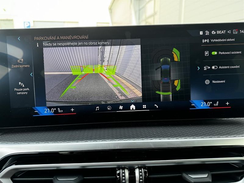 BMW i4 eDrive40 - fotka 10 z 13