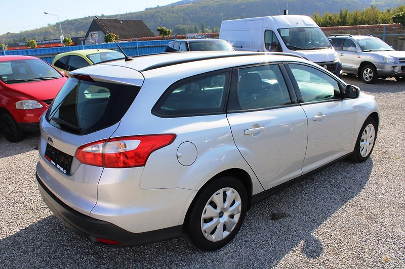 Ford Focus (2012) 1,6i KLIMA EL.OKNA PDC ESP - fotka 7 z 16