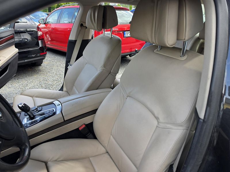 BMW Řada 7 730d  - fotka 14 z 19