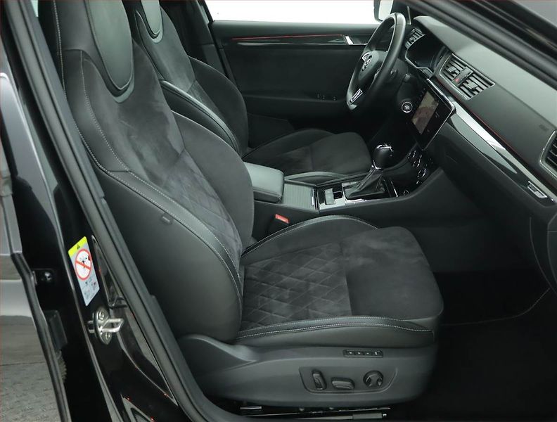 Škoda Superb (2018) Sportline 2.0 TSI - fotka 9 z 18