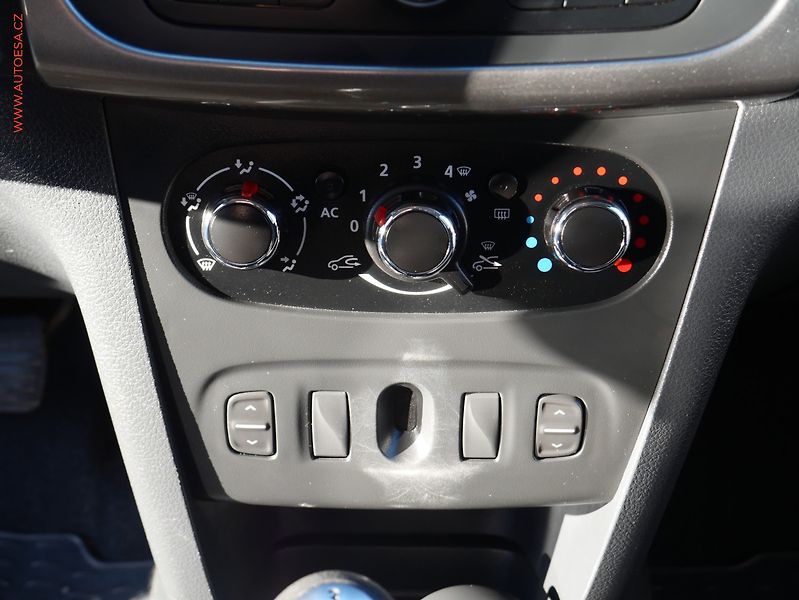 Dacia Sandero (2014) 1.2i, 1.maj,ČR, AC - fotka 13 z 14