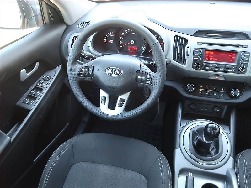 Kia Sportage (2015) 1.6 GDI, Tempomat - fotka 7 z 17