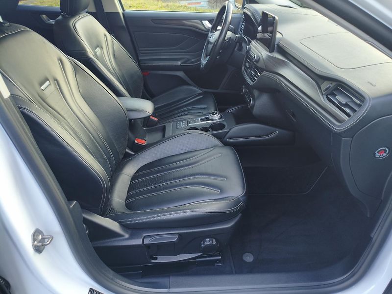 Ford Focus (2018) 2,0 Tdci 110Kw Vignale 8AT - fotka 14 z 38